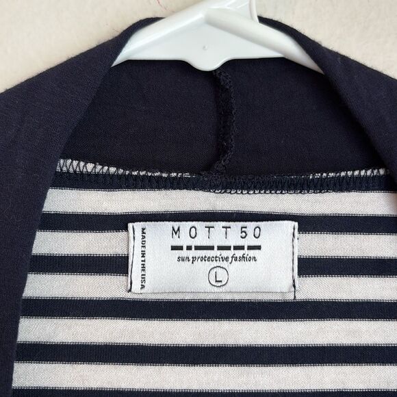Mott50 women’s UPF 50 Striped navy and White long sleeve cardigan large GUC! - Picture 4 of 7